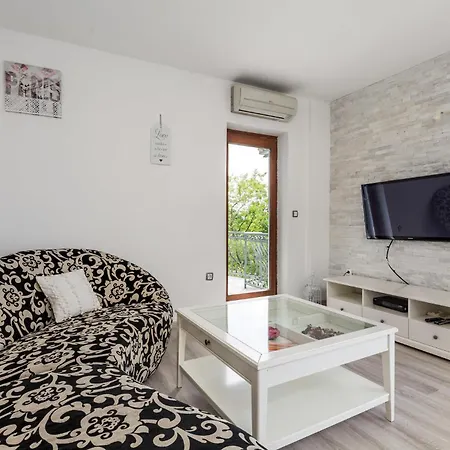 Gorgeous In With Wifi *